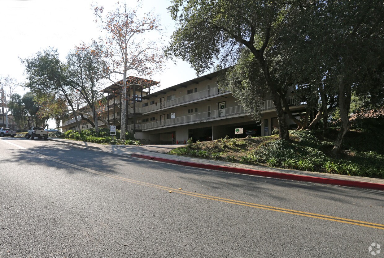 2076 Valderas Dr. - 2076 Valderas Dr
