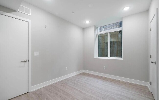 Photo - 649 N 35th St Apartment