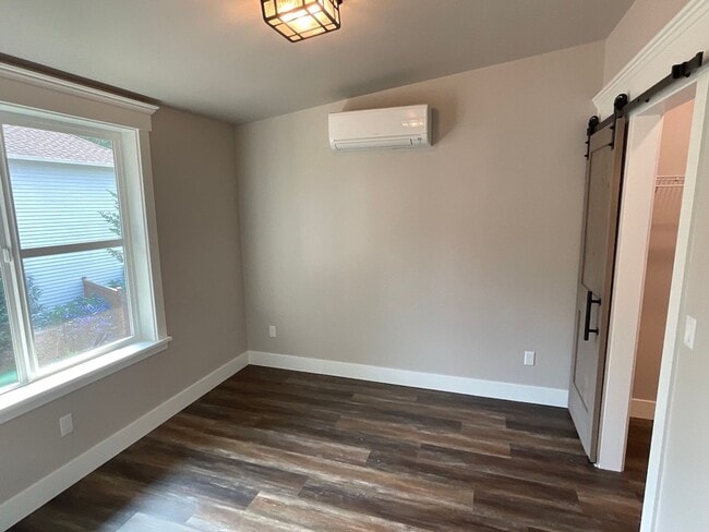 Building Photo - Exquisitely Stunning 2 Bedroom Condo for r...
