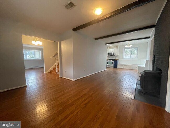 Foto del edificio - 10911 Chandler Rd