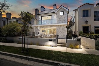 Building Photo - 509 Carnation Ave