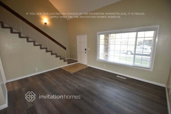 Foto del edificio - 518 Woodlark Dr