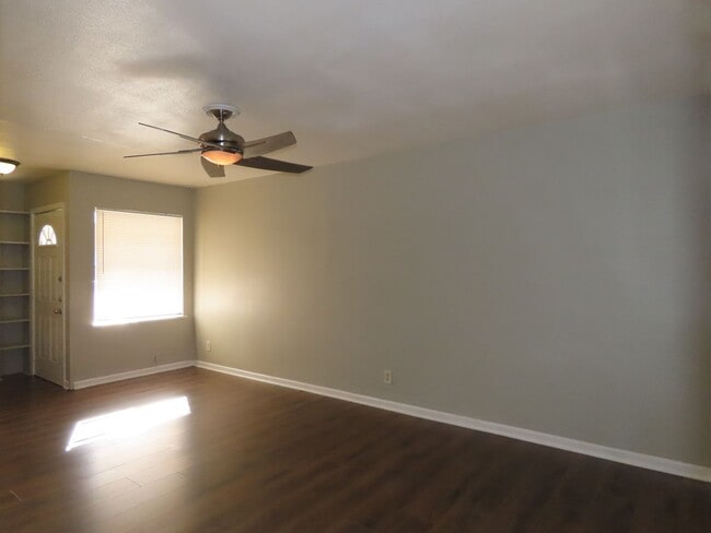 Foto del edificio - Three bedroom, One Bath Duplex Near Hospit...