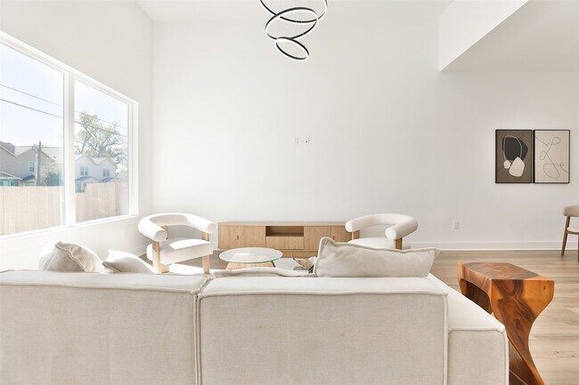 Foto del edificio - 8133 Cabot St