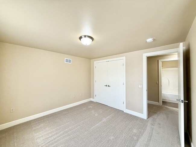 Foto del edificio - 205 Birch Ave