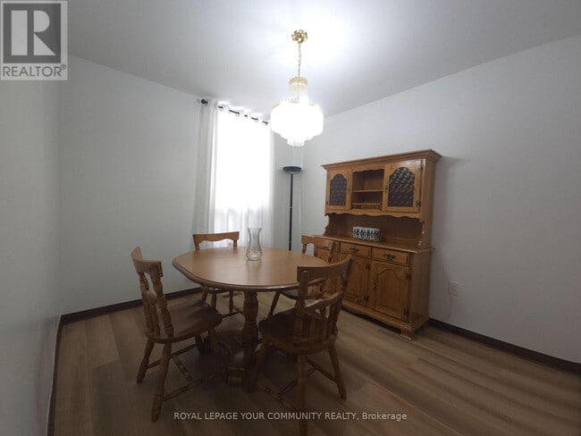 Building Photo - 5 Rideau Ave