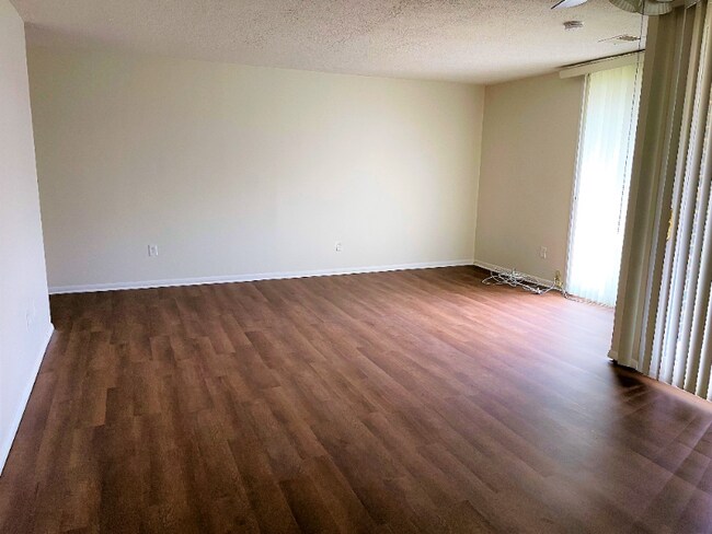 Foto del edificio - 10222 Prince Pl