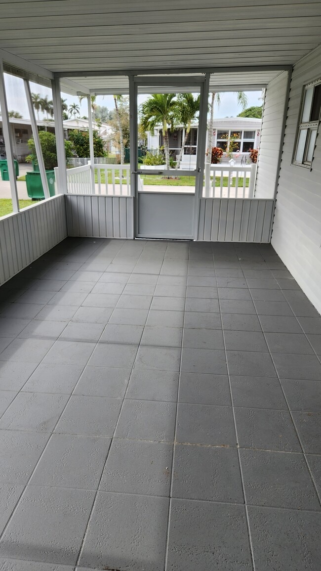 Screened Porch - 2050 SW 83rd Ter