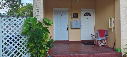 Building Photo - 304 SW 20th St