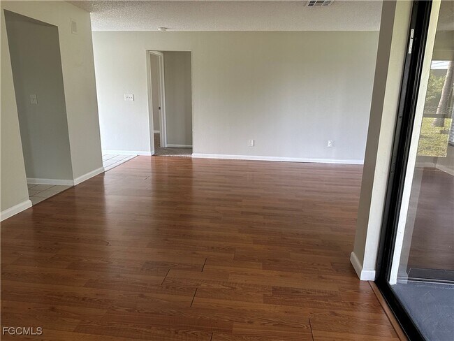 Foto del edificio - 221 SW 34th Terrace