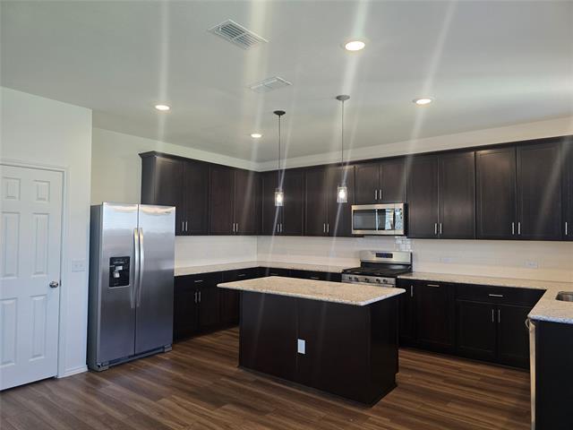 Foto del edificio - 906 Cottontail Dr