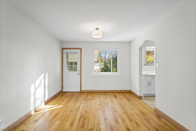 Building Photo - 1307 Highridge Pkwy