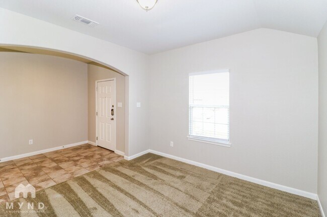 Building Photo - 4605 Elderberry St
