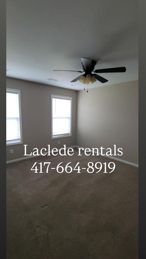 Foto del edificio - 3 Bedroom 2 Bath with an attached 2 Car Garage