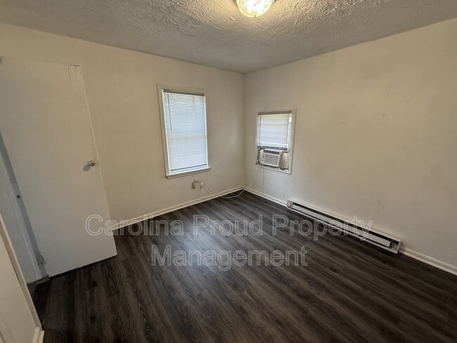 Foto del edificio - 4134 Corbett Cir