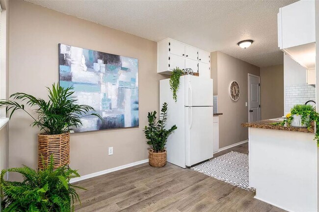 Foto del edificio - E Pine St Duplex