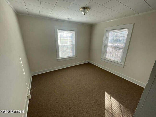 Building Photo - 549 Pine Ridge Rd