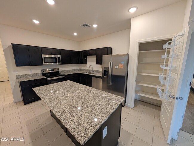 Foto del edificio - 2769 E Fossil Rdg Rd