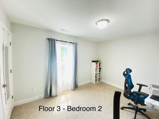 Building Photo - 802 Rosefield Dr