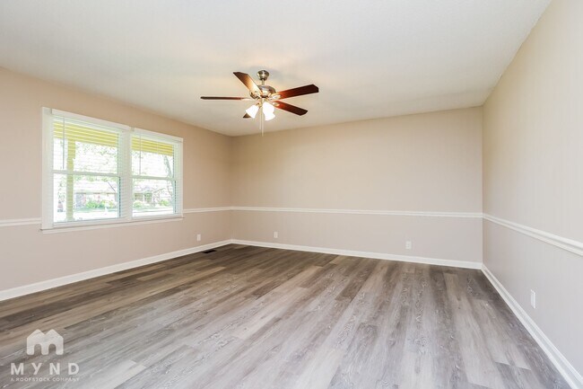 Foto del edificio - 907 Briar Ct