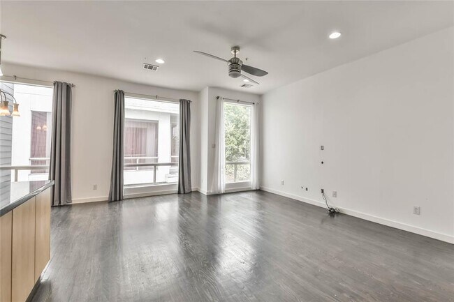 Building Photo - 5710 Winsome Ln