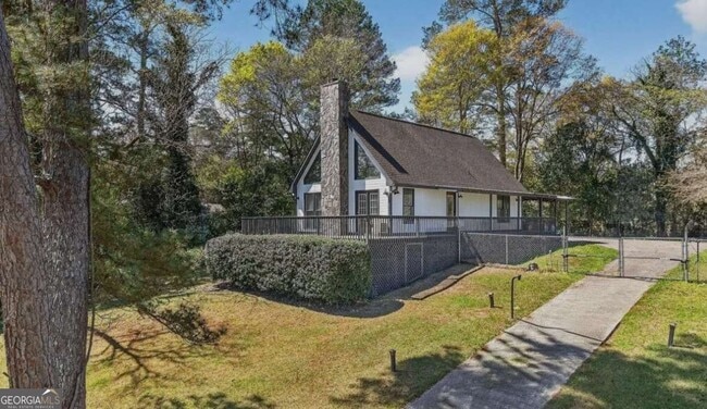 Building Photo - 720 Corbin Ave