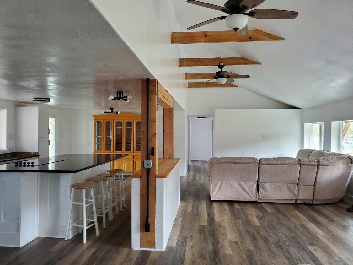 3950 Highland Ave, Grants Pass, OR 97526 House Rental in Grants Pass