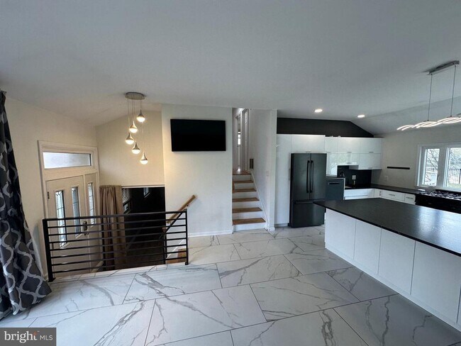 Foto del edificio - 62 Lakeview Ct
