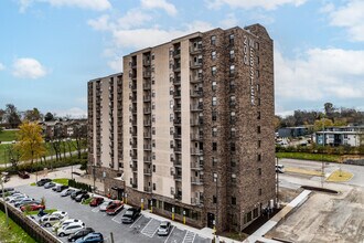 Building Photo - 200 Webster
