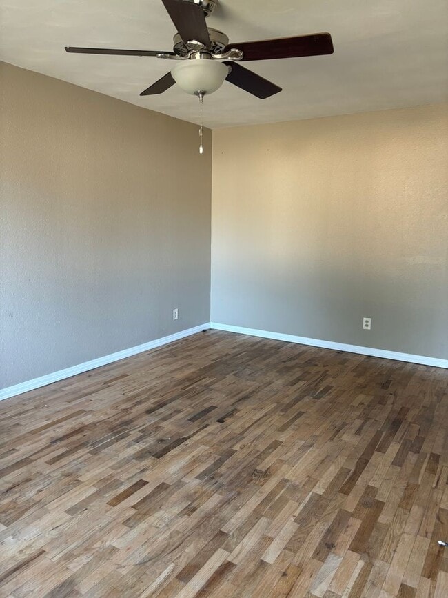 Building Photo - Excellent location! Close to Berryhill Park, Harding University & Unity Hospital.