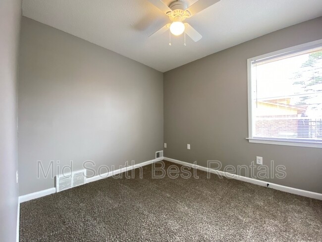 Building Photo - 6006 Elk Grove Rd