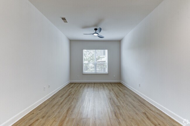 Building Photo - Discover Your Perfect Home Today!