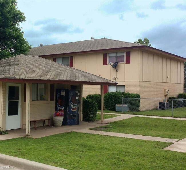 5944 NW 35th St, Warr Acres, OK 73122 Condo for Rent in Warr Acres