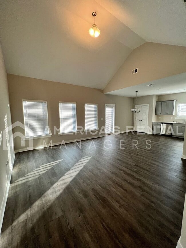 Building Photo - Home for Rent in Clanton, AL! AVAILABLE NO...