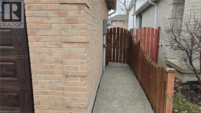 Building Photo - 624 Eaglewood Dr