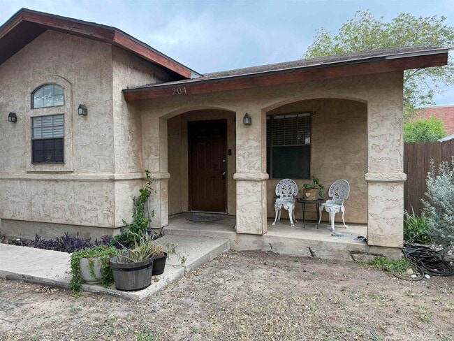 Building Photo - 204 Northpoint Dr