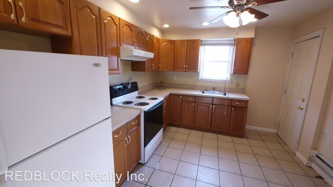 Building Photo - 1 br, 1.5 bath Apartment - 6326 N 18th Street