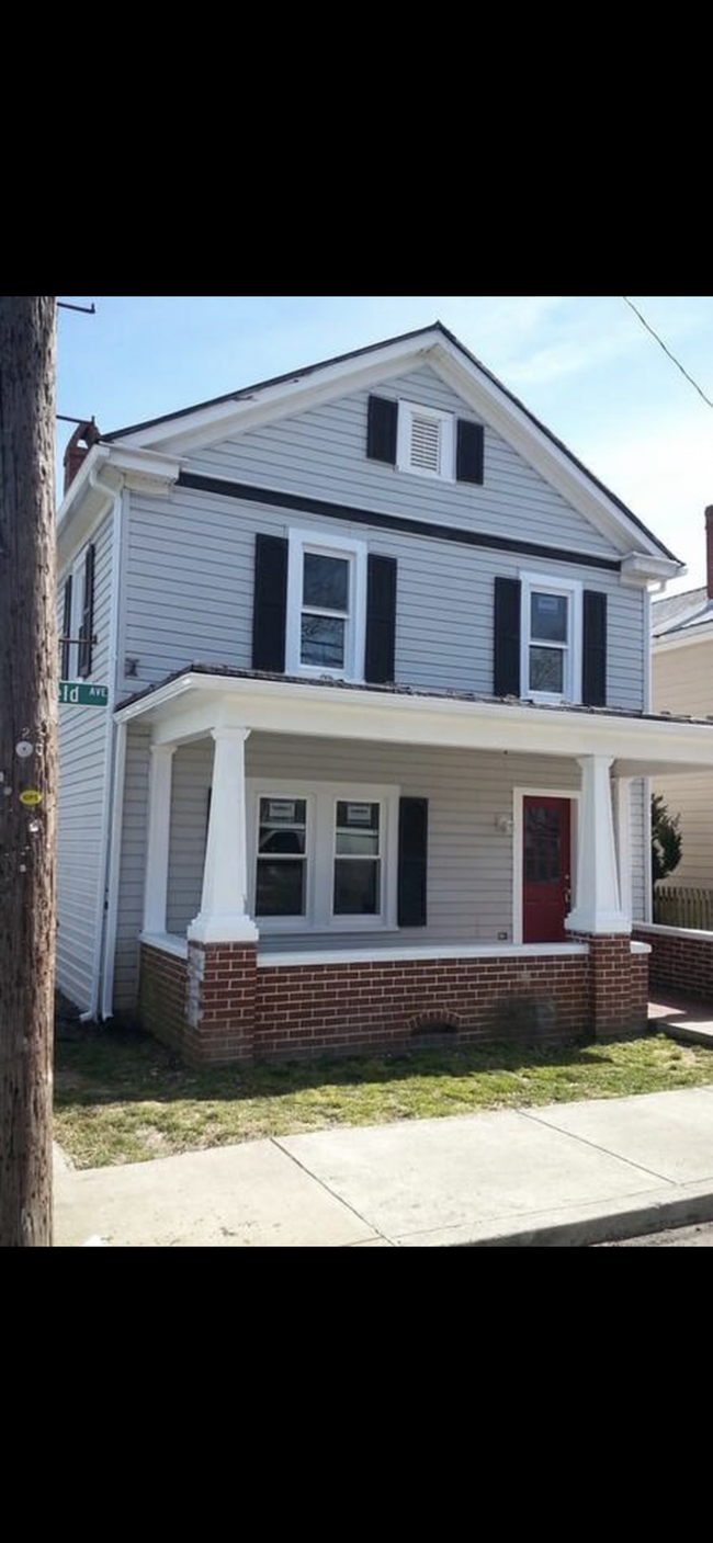 Building Photo - 314 Smithfield Ave