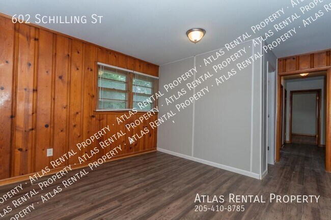 Building Photo - 602 Schilling St