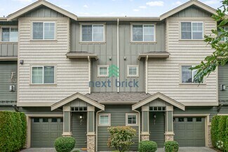 Building Photo - 4650 NE 3rd Ln