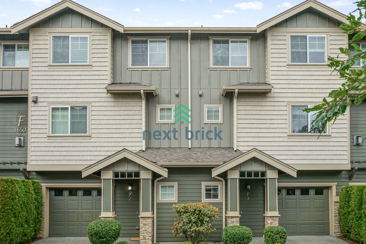 Primary Photo - 4 Bed and 2.5 Bath Beautiful Condo is Avai...