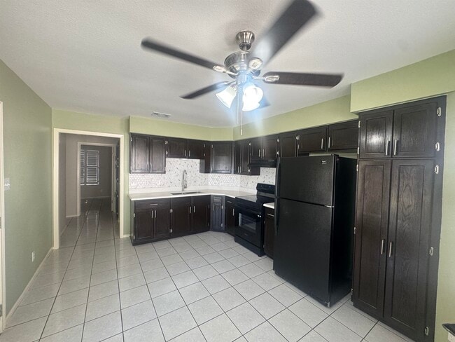 Building Photo - 247 Northpoint Dr