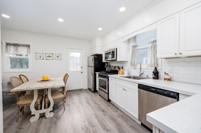 Foto del edificio - 16 St James St S