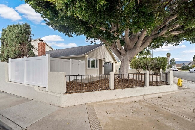 Building Photo - Irvine central location 2bd/1ba with separ...