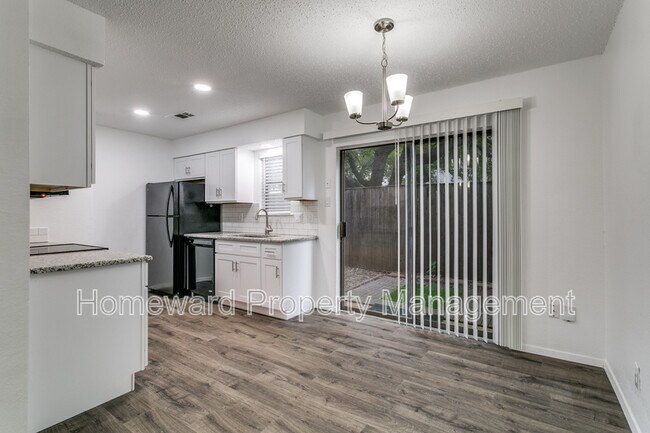 Foto del edificio - 620 Ridgeline Dr