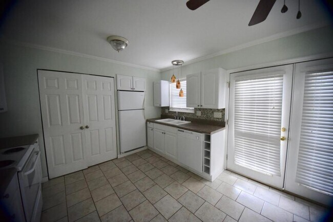 Foto del edificio - 1423 Ashley River Rd