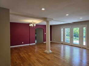 Building Photo - 2933 Tioga Way