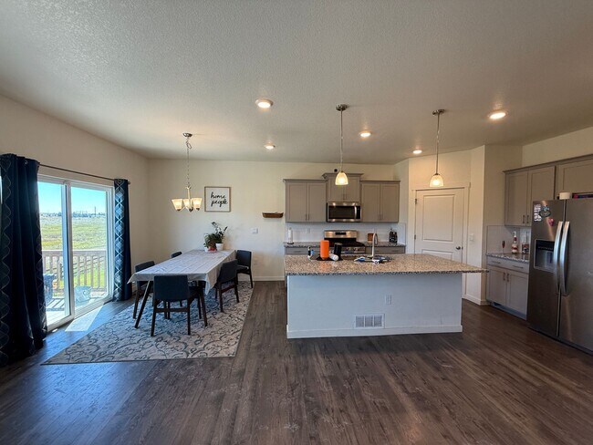 Building Photo - Spacious 5-Bedroom Home in Monument | Back...