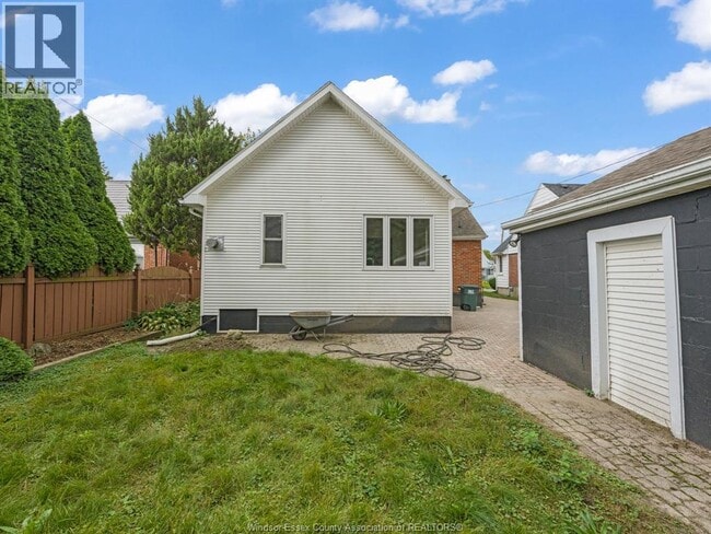 Building Photo - 2584 Chilver Rd