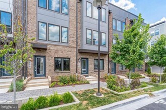 Building Photo - 8159 Tompkins St